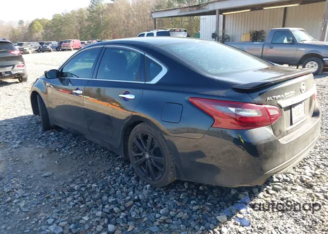 2017 Nissan Altima 2.5 Sr из США, поврежденный, VIN 1N4AL3AP2HC177562